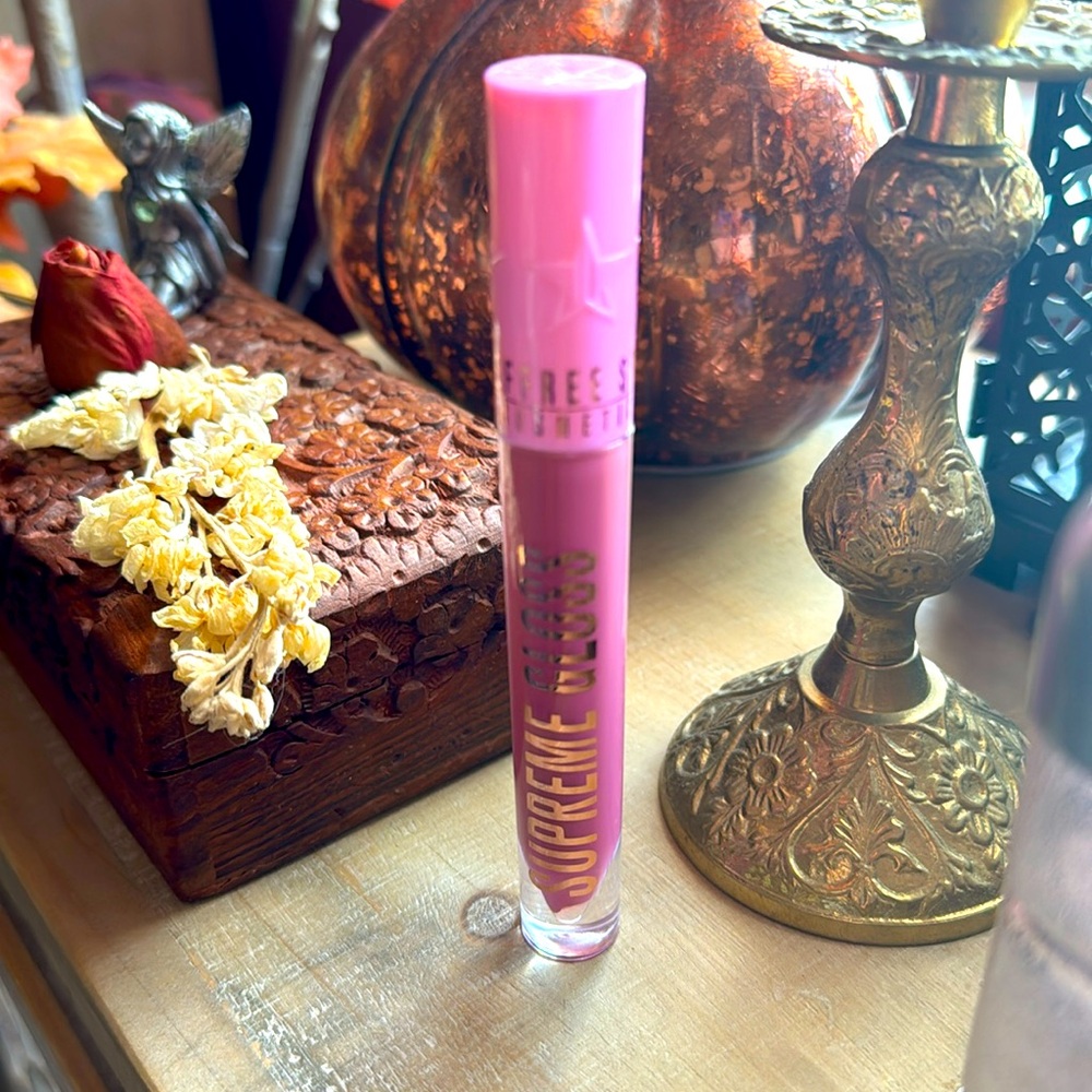 Jeffree Star- “no shame” supreme gloss